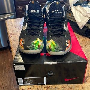 LEBRON XI BLACK SILVER